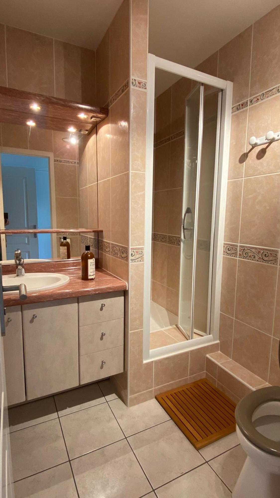 Appartement Avec Vue Mer Et Parking Benodet Bagian luar foto